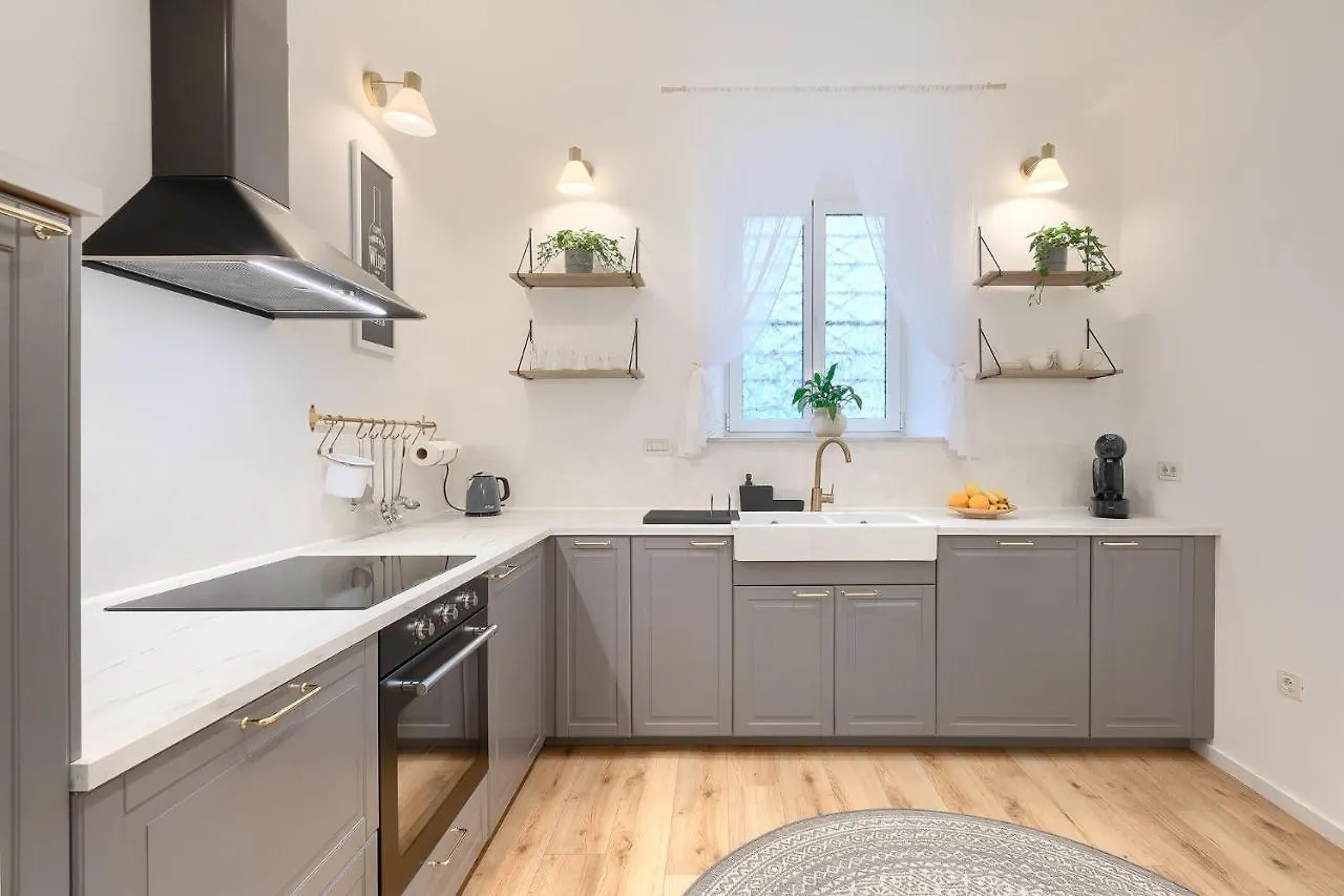 Calafati Apartment With Free Private Parking Rijeka